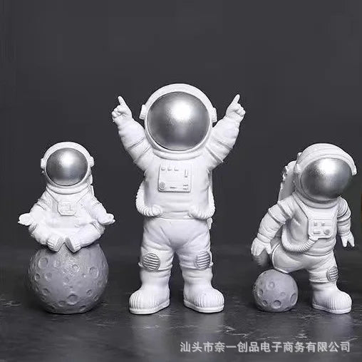 Lot de figurines astronaute en résine – 4 pièces décoratives pour bureau et chambre, jouet éducatif enfant