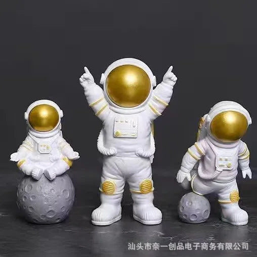 Lot de figurines astronaute en résine – 4 pièces décoratives pour bureau et chambre, jouet éducatif enfant