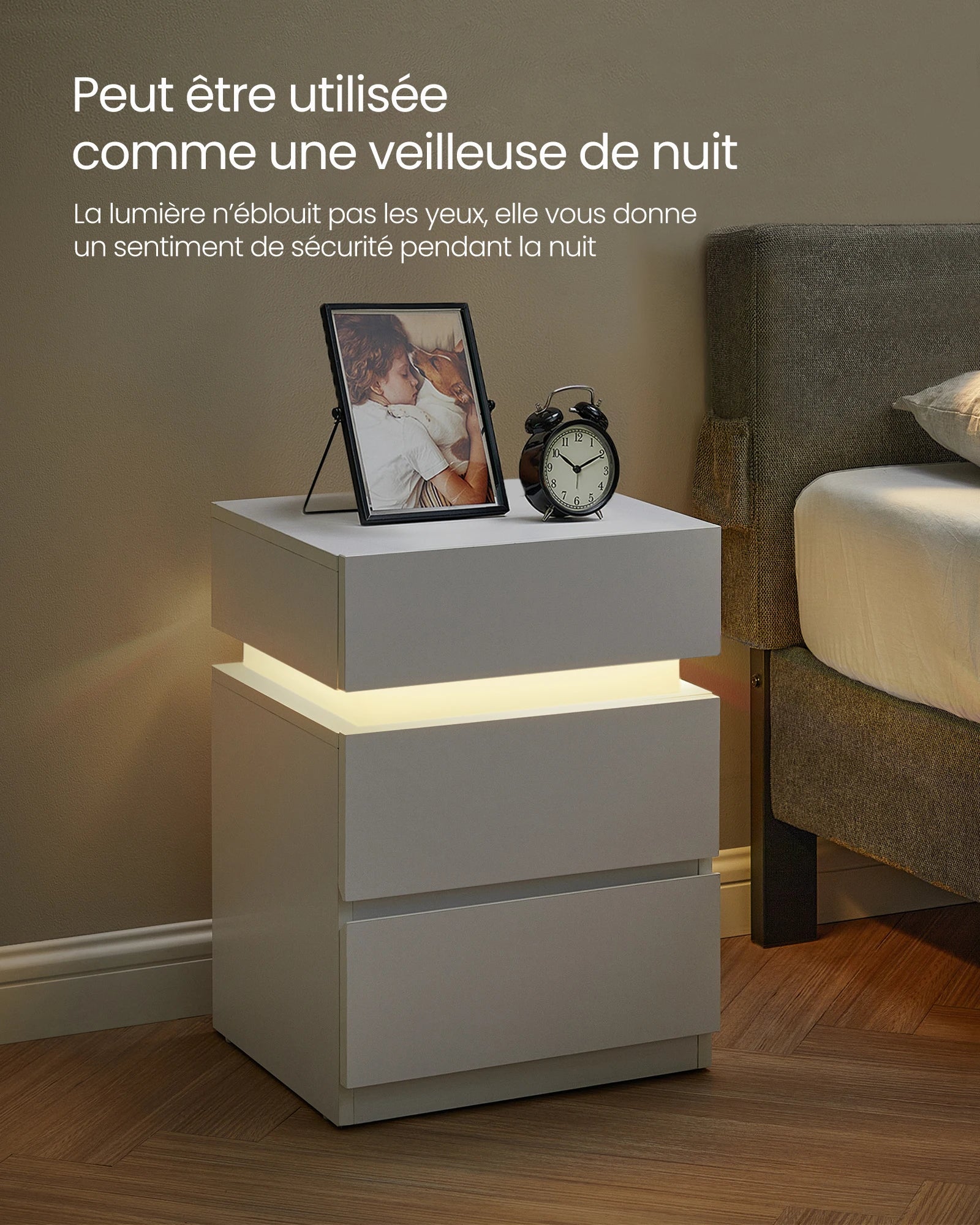 Table de chevet Moderne avec LED multicolore réglable – 3 tiroirs, style moderne, 35 × 40 × 55 cm
