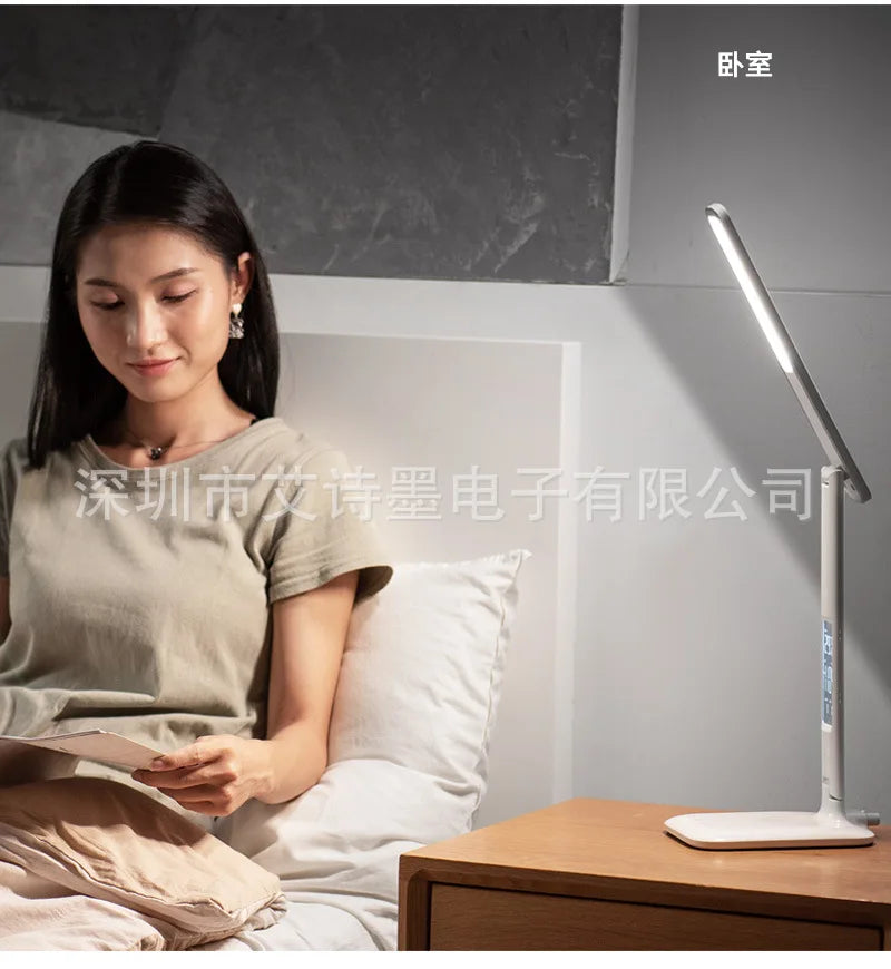 Lampe de bureau LED multifonction – Éclairage de table avec chargeur téléphone, réveil, ventilateur et porte-stylos