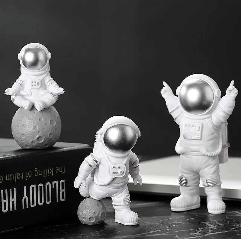 Lot de figurines astronaute en résine – 4 pièces décoratives pour bureau et chambre, jouet éducatif enfant
